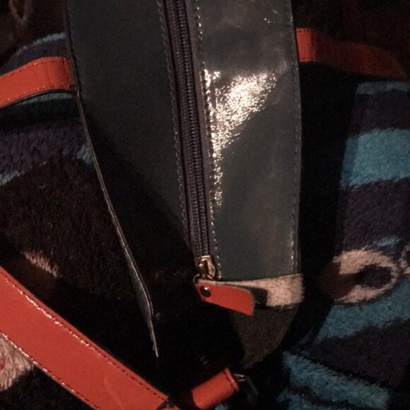 HEYS Tote Bag & Wristlet 2 Patent Vegan Leather Shoulder Tote Bag Clutch Hobo - Picture 9 of 9